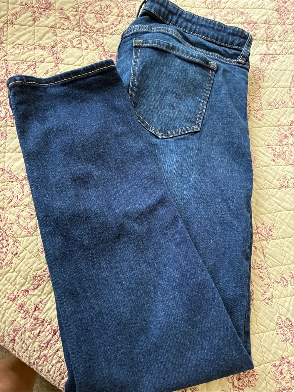 GAP Women’s Size 32 Regular Straight Jeans in Dark Blue Denim